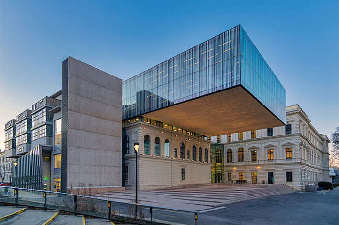 Must-Have Aspects of Student-Centric University Architecture Design